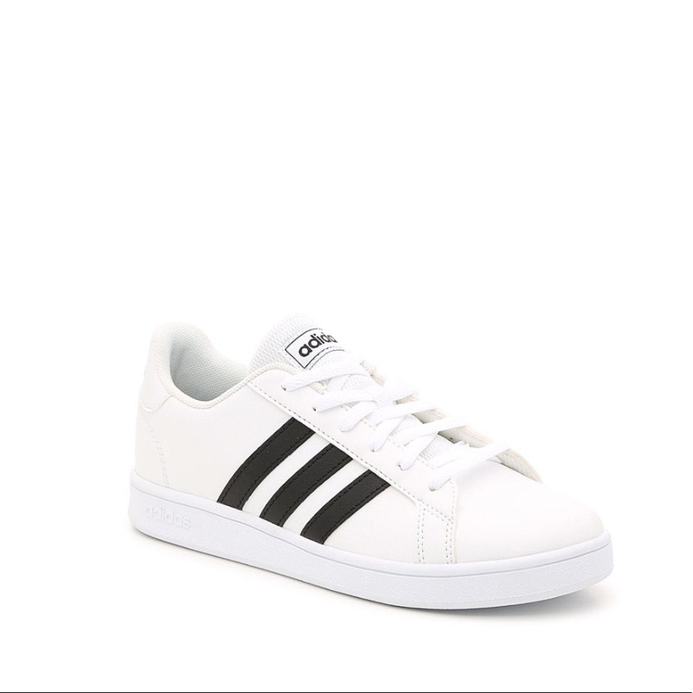 ADIDAS kids’ grand court sneakers SZ 11